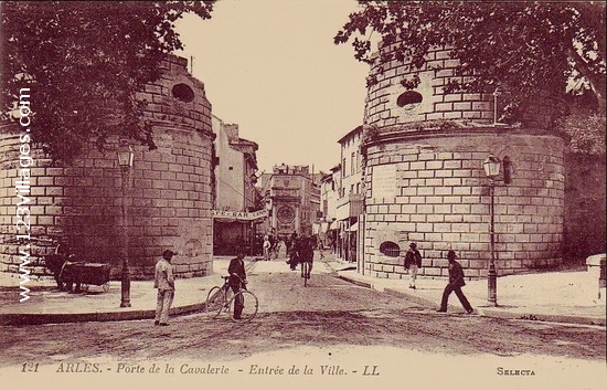 Carte postale de Arles