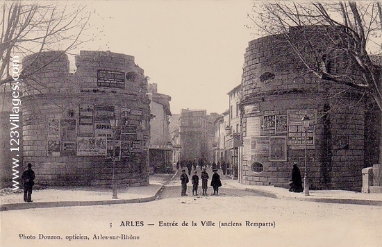 Carte postale de Arles